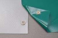 Metalldruckknöpfe zusätzlich angebracht