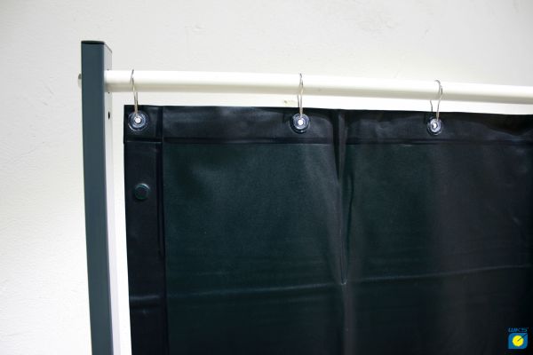 PVC-Vorhang Schutzstufe grün R9,non-transparent,1,40 m breit, mit 7 Aufhängösen