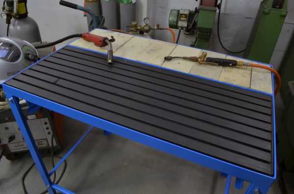 Schweiß- und Löttisch 90x60x80cm, Schamottstein und Gitterrost, mit Schubl.